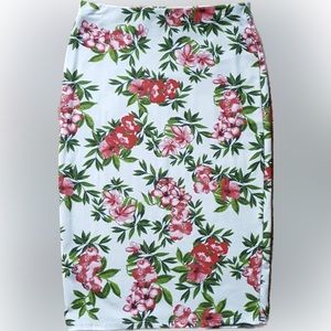 🌹NWOT Bodycon Floral Midi Skirt